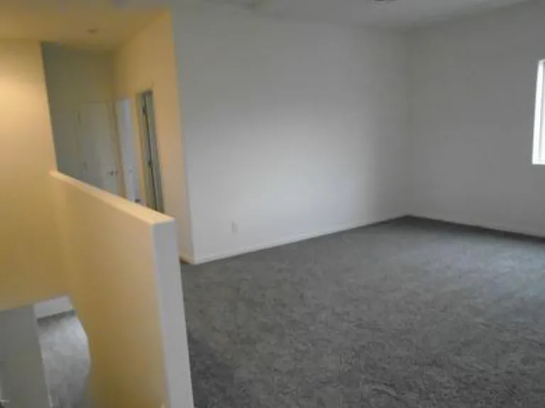 1824 W Pollack St — Photo 10