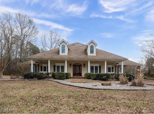 117 Oak View Dr, Terry, MS 39170