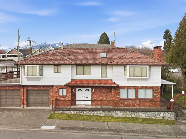 2693 Georgia St E, Vancouver, BC V5K 2J9