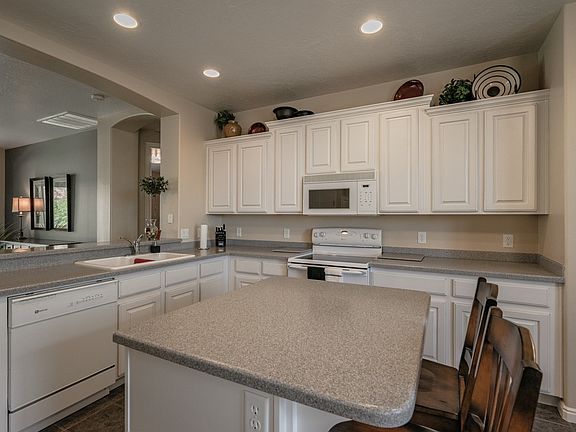 4th image of 3409 E Willow Springs Dr