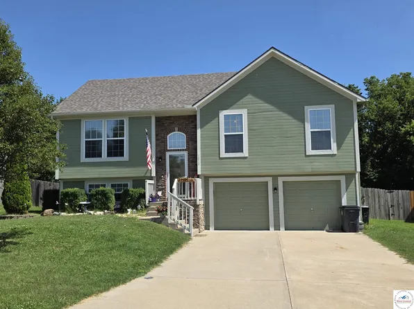 1010 NW Scenic Dr, Grain Valley, MO 64029
