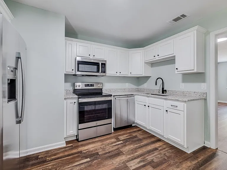 803 Ash Street Ext #B — Photo 9