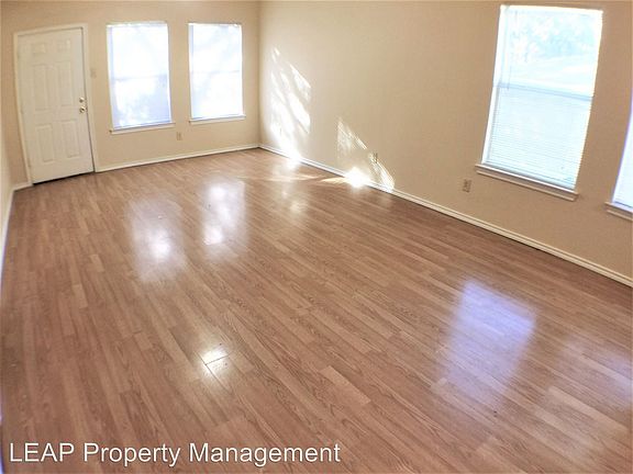 2nd image of 5961 Robinwood St