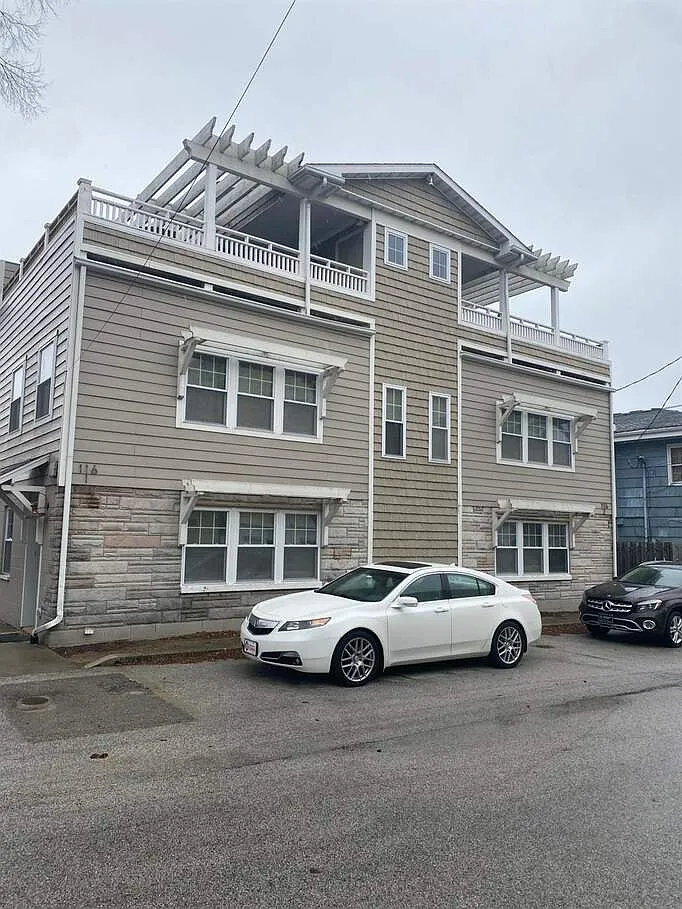 116 N Lake Ave photo 1