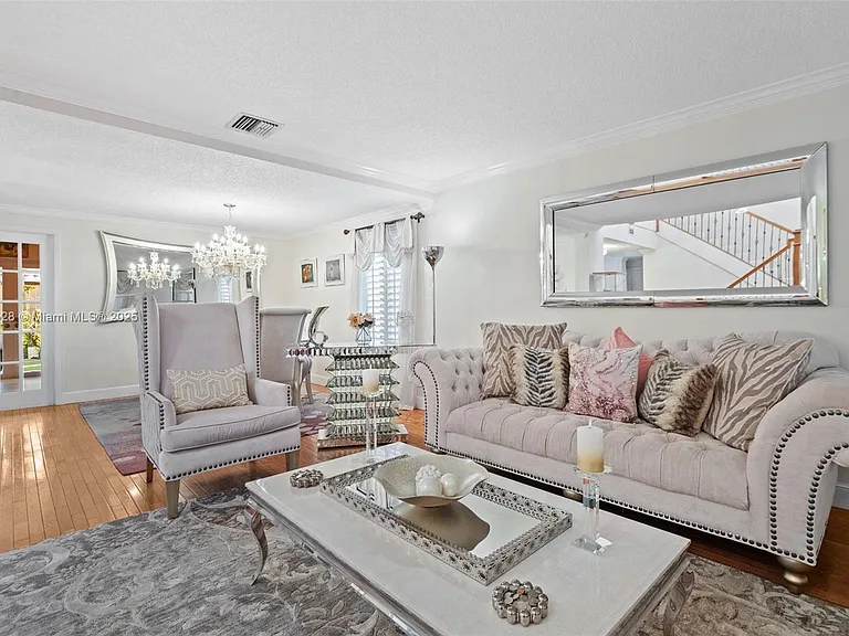 1211 Algeria Ave — Photo 7