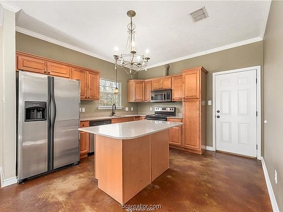 3rd image of 1209 Neal Pickett Dr
