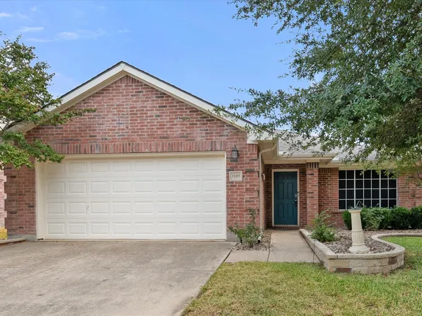 1109 Nighthawk Rd, Fort Worth, TX 76108