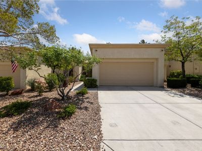 2208 Spring Water Dr, Las Vegas, NV, 89134