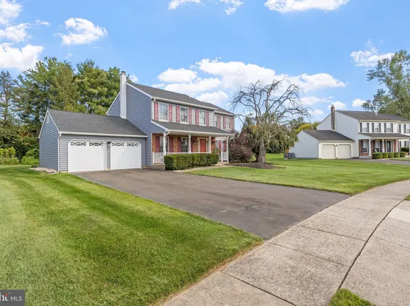 2493 Barnsleigh Dr, Bensalem, PA 19020