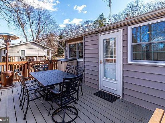 3rd image of 4406 Alta Vista Dr