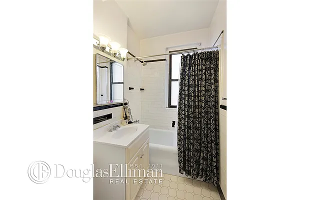 Sold by Douglas Elliman | media 20