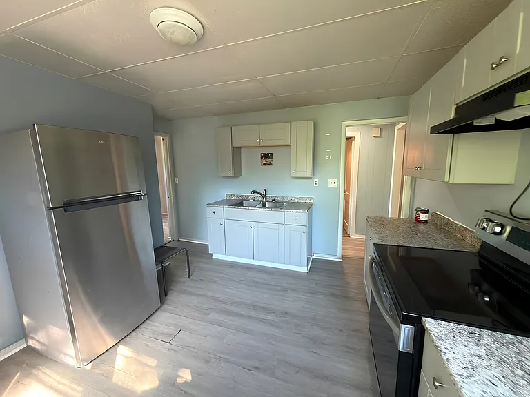 164-166 Woodlawn St #3 — Photo 4