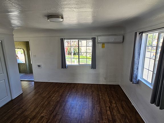 4th image of 5122 Longfellow St #1