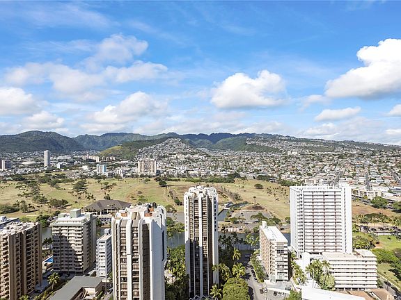 2nd image of 229 Paoakalani Ave #3711