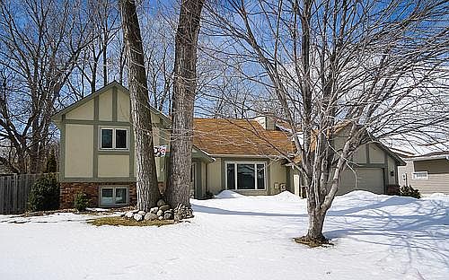 1st image of 525 Lake Cove Ct