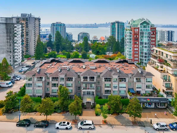 155 E 3rd St #305, North Vancouver, BC V7L 1E5