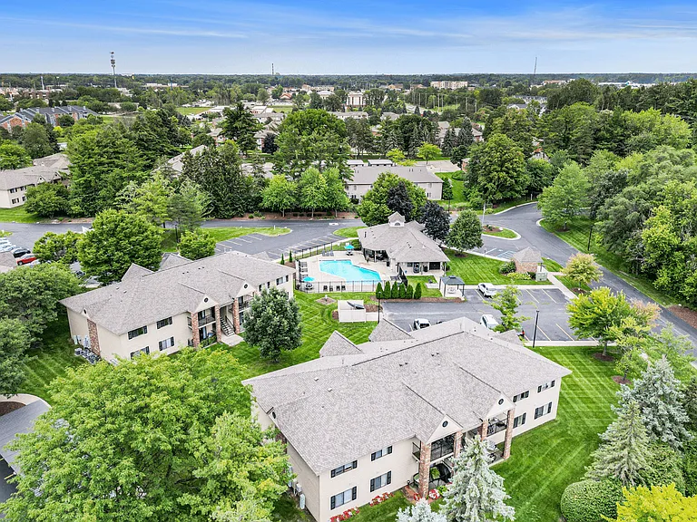 Westfield Club Apartments — Photo 34