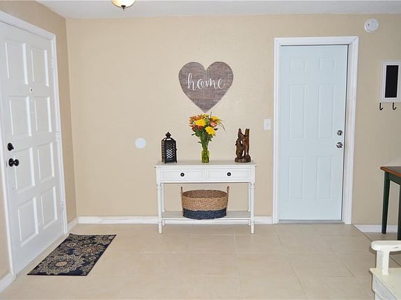3rd image of 3521 Seaford Ln