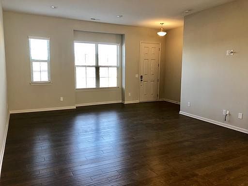 4th image of 1128 Whitby Moore St #103