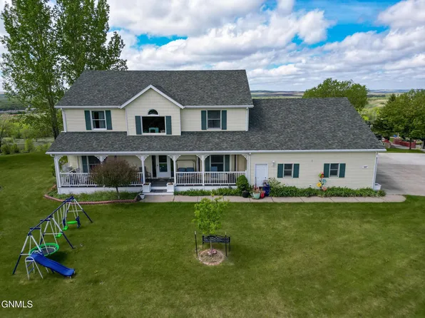 807 Bruce Dr, Mandan, ND 58554