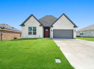 311 Kelcey Ct, Trenton, TX 75490