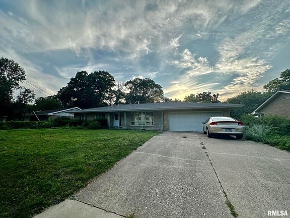 2nd image of 206 Fairoaks Ct