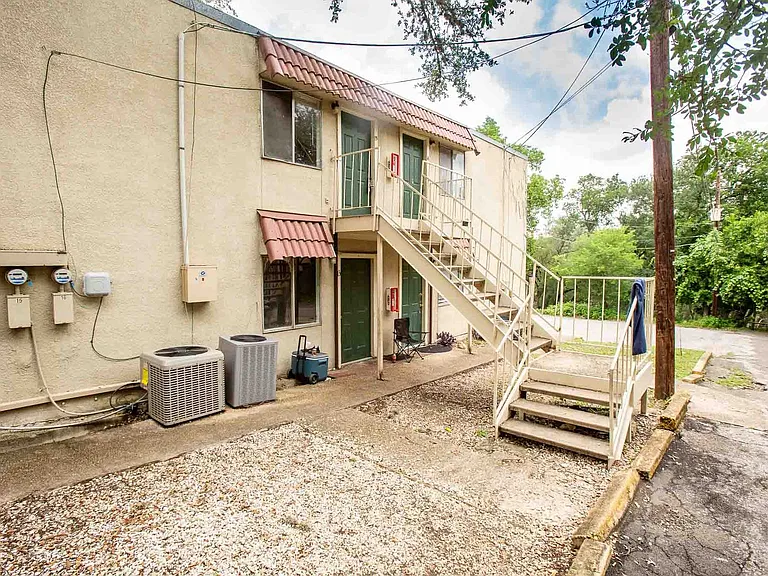 Chestnut Place Apartments — Photo 14