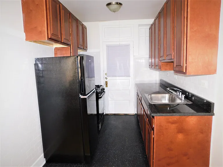 429 Linden Ave #L2 — Photo 5