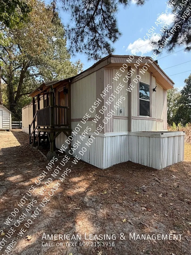 ** Move In Ready ** — Photo 1