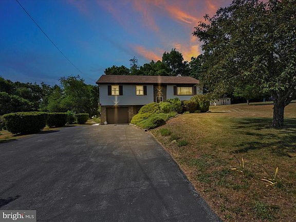 5th image of 1740 Running Deer Dr