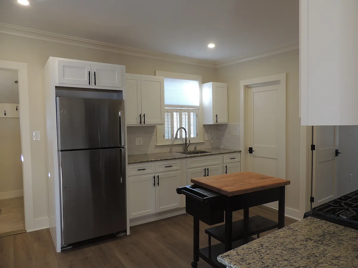 Brand new kitchen w/granite & stainless! - 56 Harrison Ave #2