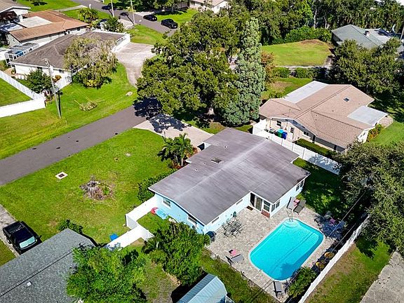 3rd image of 8465 RIDGEWOOD CIRCLE