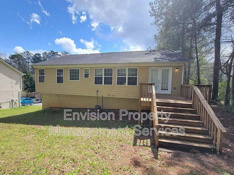 3 bed, 2.0 bath, 1510 sqft, $1,775 — Photo 3