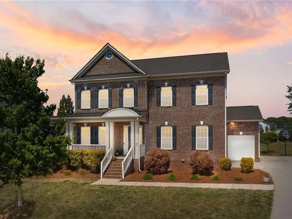 100 Kreeger Ct, King, NC 27021