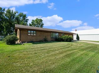 405 E 5th St, Colton, SD 57018