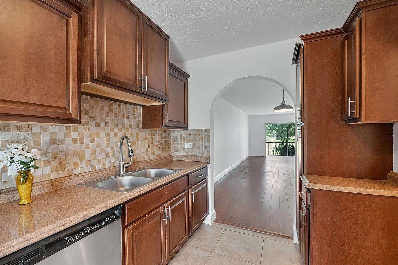 2 bed, 2.0 bath, 1108 sqft, $1,850 — Photo 4