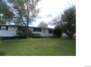 321 Ponderosa St, Mendon, IL 62351