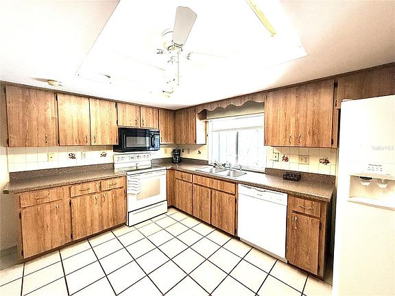3rd image of 3410 Hartley Rd