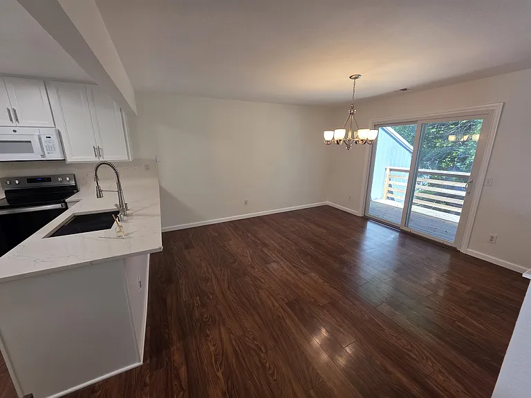 1884 Sally Creek Cir — Photo 18