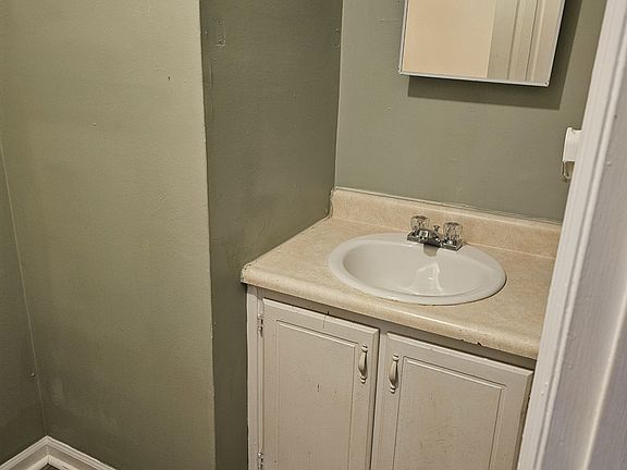 4th image of 5804 Aftonshire Dr #1