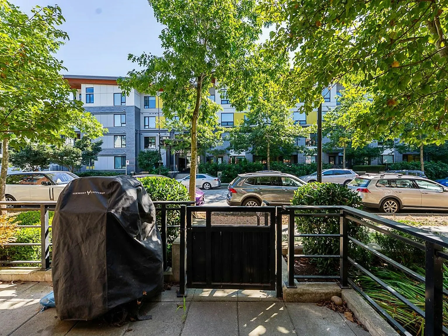 2 bed, 925 sqft, $2,950 — Photo 2