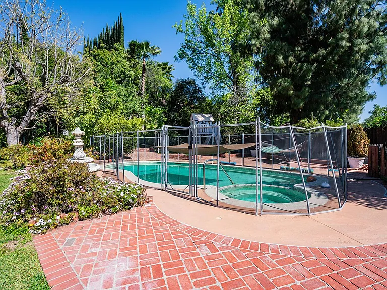 4415 Conchita Way — Photo 30