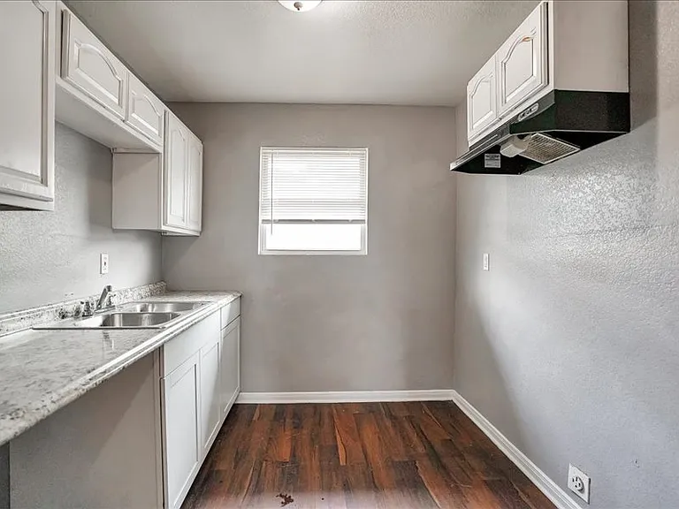 Dabney Apartments — Photo 9