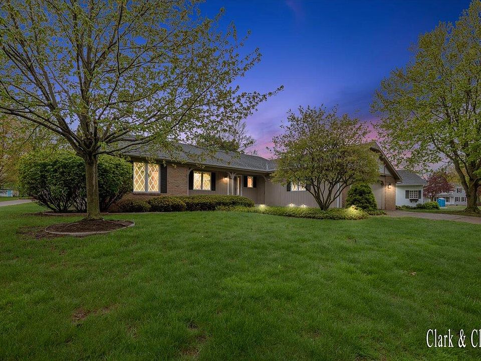 1st image of 2220 Mission Hills Dr SE