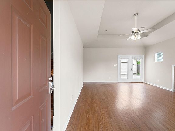 5th image of 3548 Rebecca St