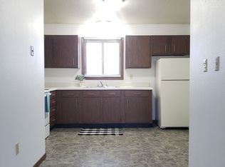 540 2nd St SW APT 202, Jamestown, ND 58401