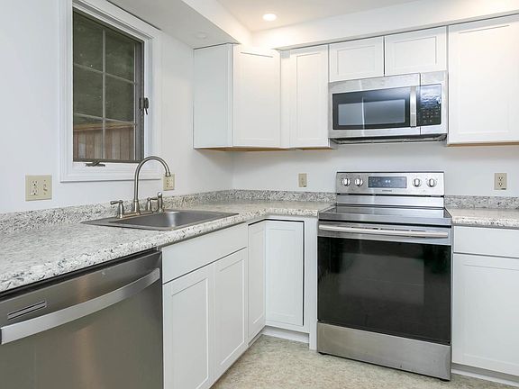 3rd image of 35 Down East Ln #35