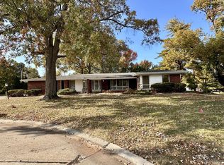 410 Monaco Dr, Saint Louis, MO 63122