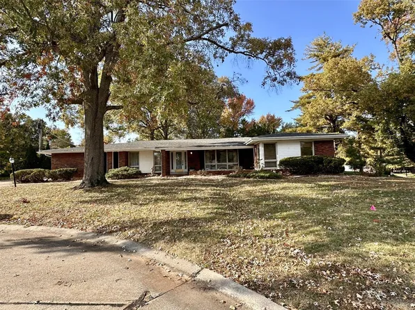 410 Monaco Dr, Saint Louis, MO 63122