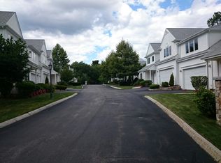 912 W Roxbury Pkwy, Chestnut Hill, MA 02467